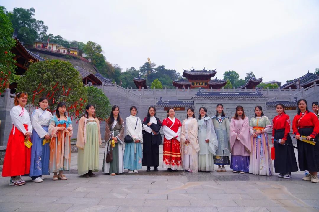 團(tuán)青關(guān)注丨遇見春天，浪漫與你