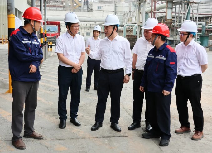 劉勝友到北部灣港集團旗下梧州片區(qū)企業(yè)調研